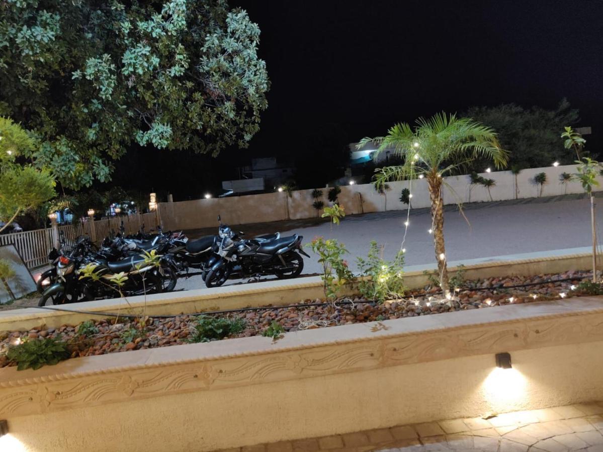 Hotel Virasat By Bookingcare Chhatarpur Esterno foto