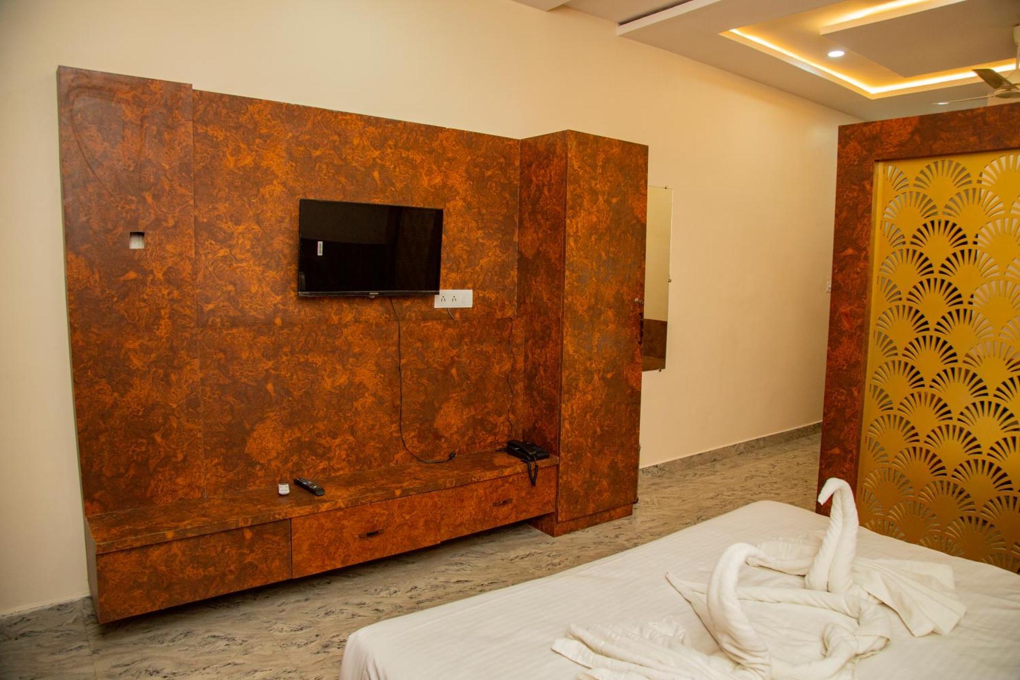 Hotel Virasat By Bookingcare Chhatarpur Esterno foto
