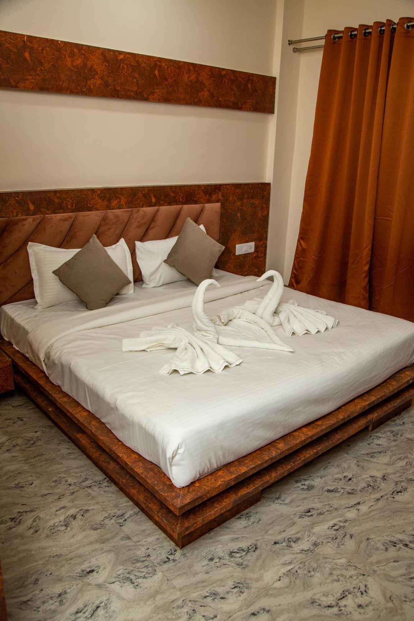 Hotel Virasat By Bookingcare Chhatarpur Esterno foto